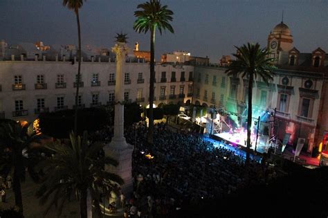 Festival del Milenio: Una oda musical al cambio de siglo y la explosión creativa de Walterio Orozco