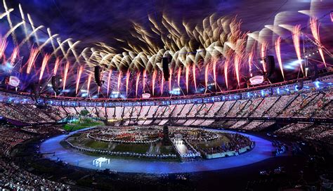 La Ceremonia de Apertura de los Juegos Olímpicos de Londres 2012: Un Homenaje a la Historia Británica y una Celebración Inolvidable del Espíritu Olímpico